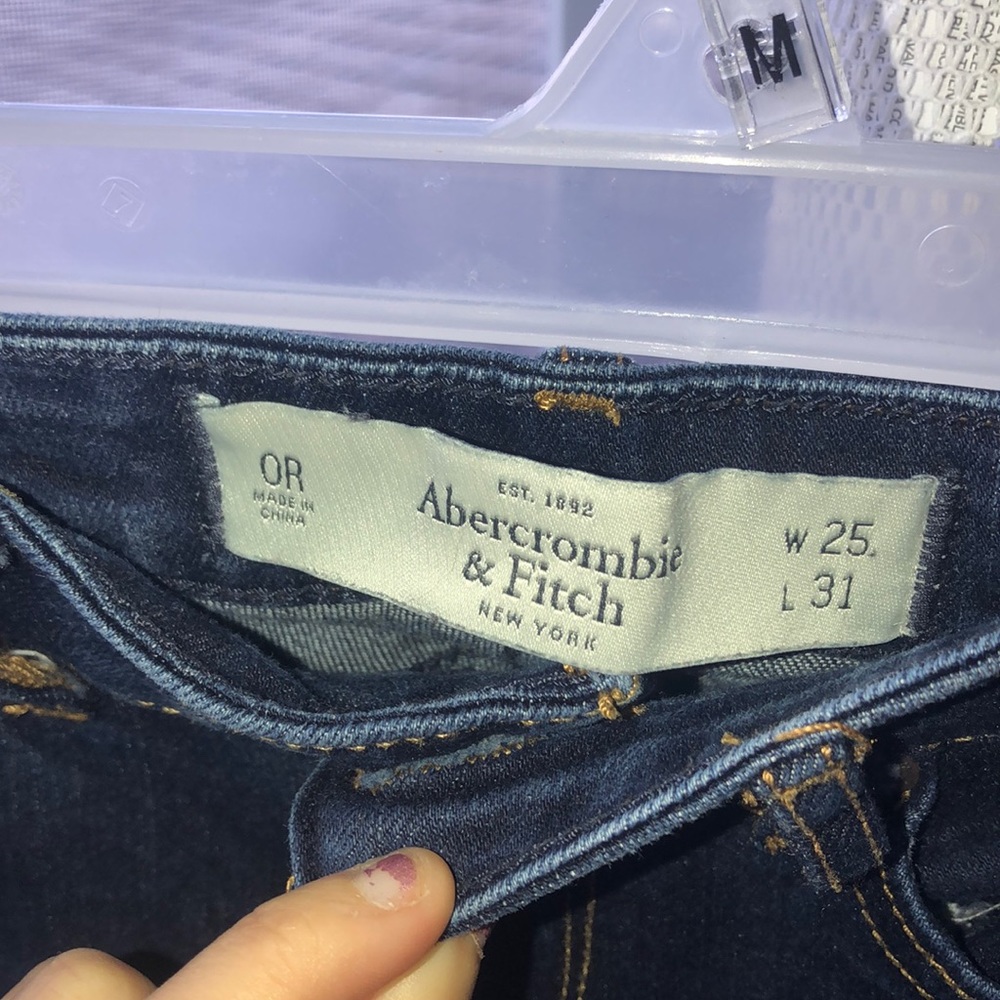 Jeans - Picture 2 of 3